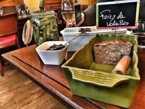 פאטה עוף ופאטה חזיר בר של מסעדת AOC