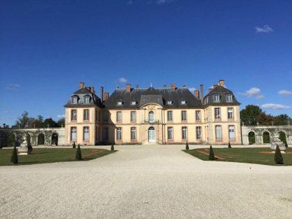 שאטו דה לה מוט-טילי (Château de La Motte-Tilly) ארמון אינטימי וקסום בחבל שאמפן
