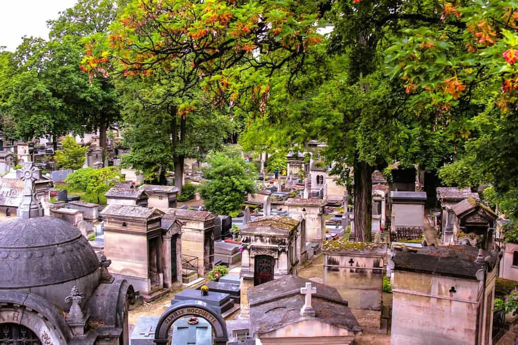 Montmartre Cemetery. Photo: Yoel Tamanlis