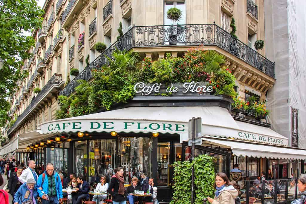Cafe de Flor. Photographed by: Yoel Tamanlis