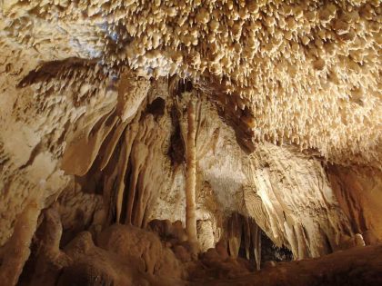 מערת וילאר (Grotte de Villars)<br>יצירת אומנות של הטבע