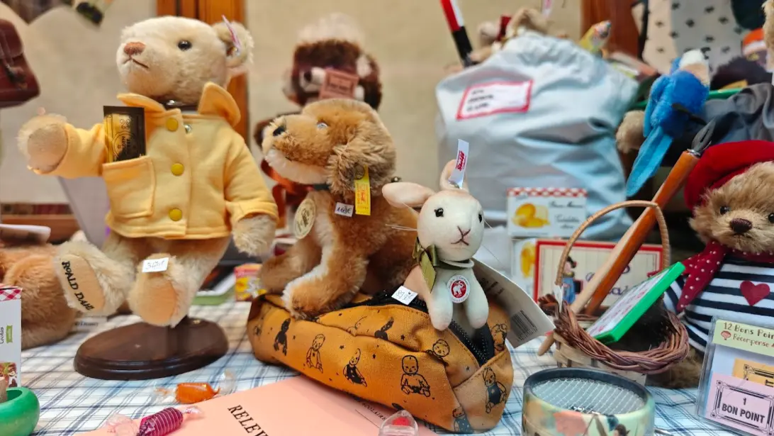 חנות בובות בפסאז' ז'ופרואה. צילום: צבי חזנוב