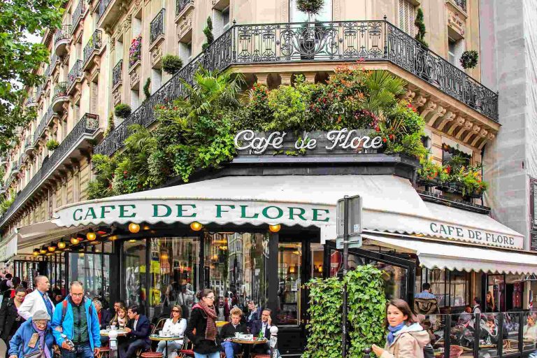 Café de Flore: בית הקפה של סארטר וסימון דה בובואר