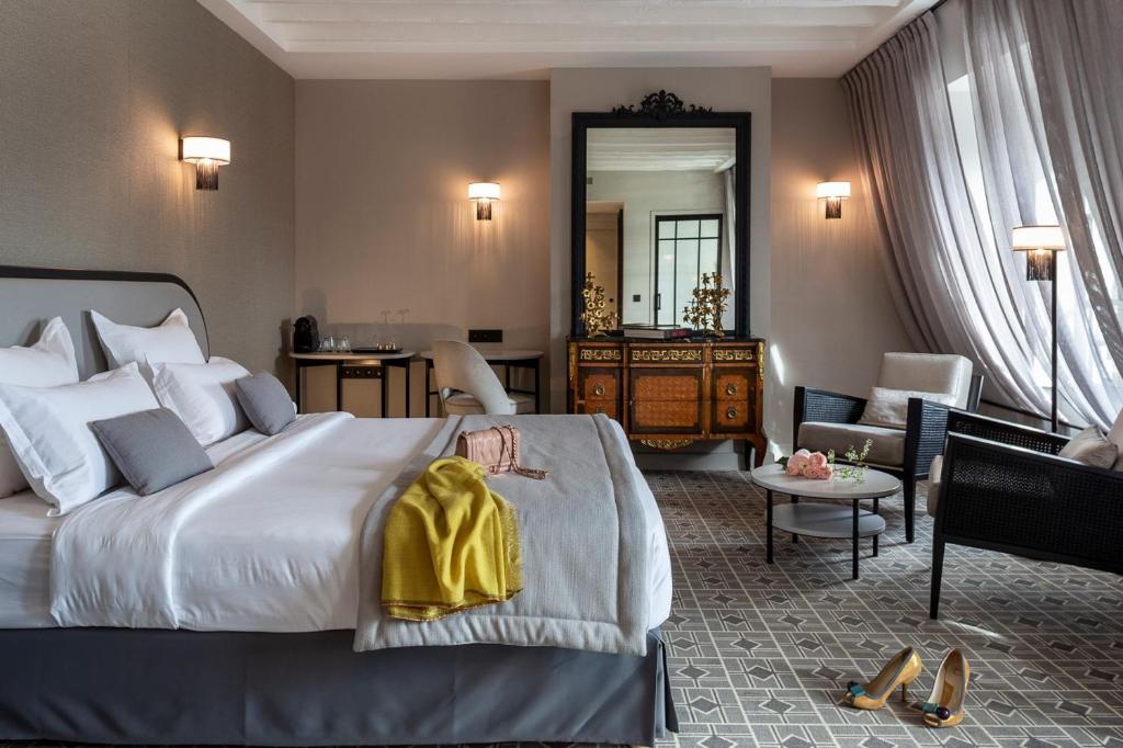 Boutique room at the Lenox Montparnasse Hotel Paris