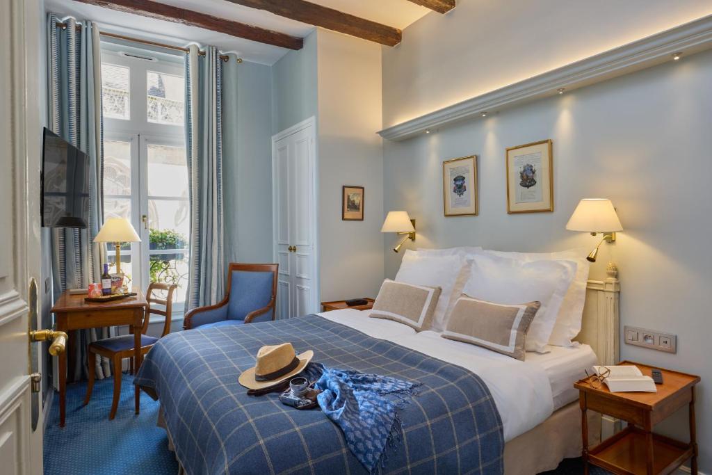 Relais Du Louvre Hotel