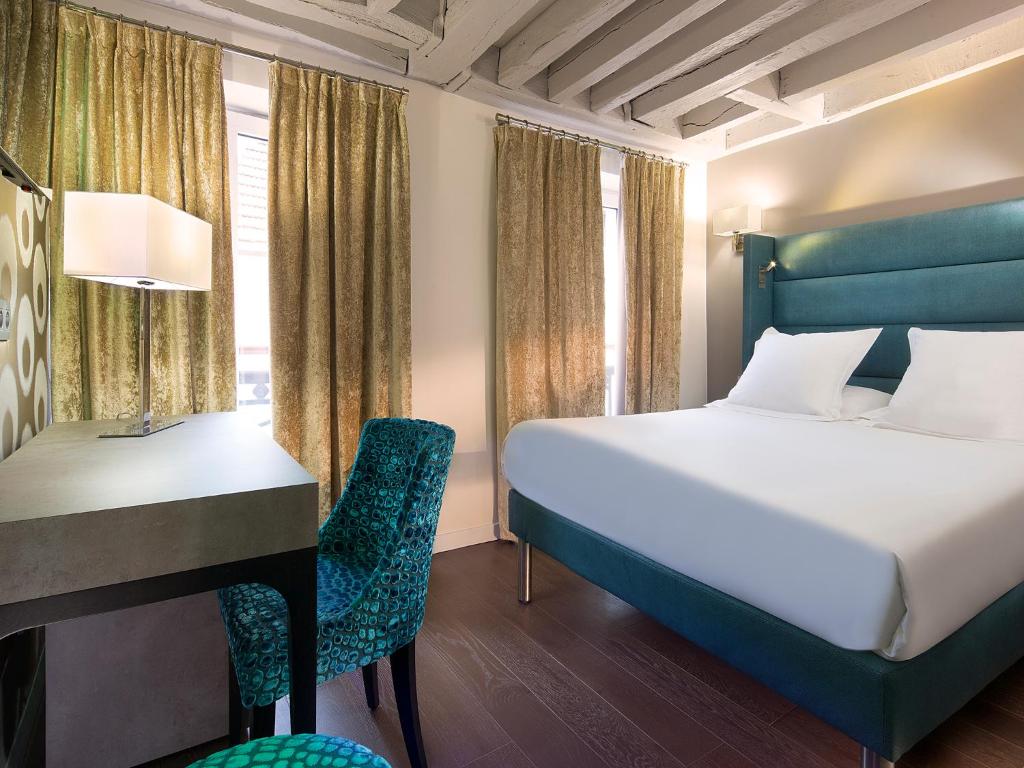 Hotel Jacques De Molay