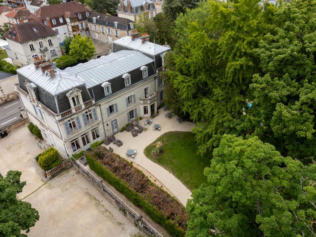 Logis Hôtel Les Maréchaux. Photo: BOOKING.COM
