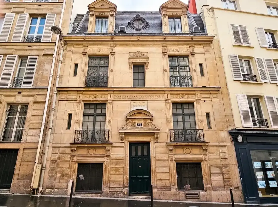 החזית של 78 rue Blanche, ביתו של תאודור באלו