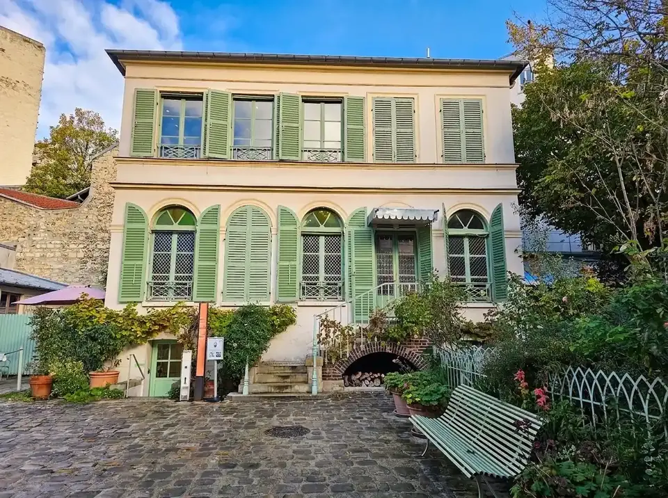 הבית של ארי שפר ב-16 rue Chaptal, היום מוזיאון החיים הרומנטיים