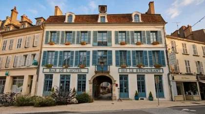 הפונדק של נפוליאון באבלון: Hôtel de la Poste ומסעדת Le 1815