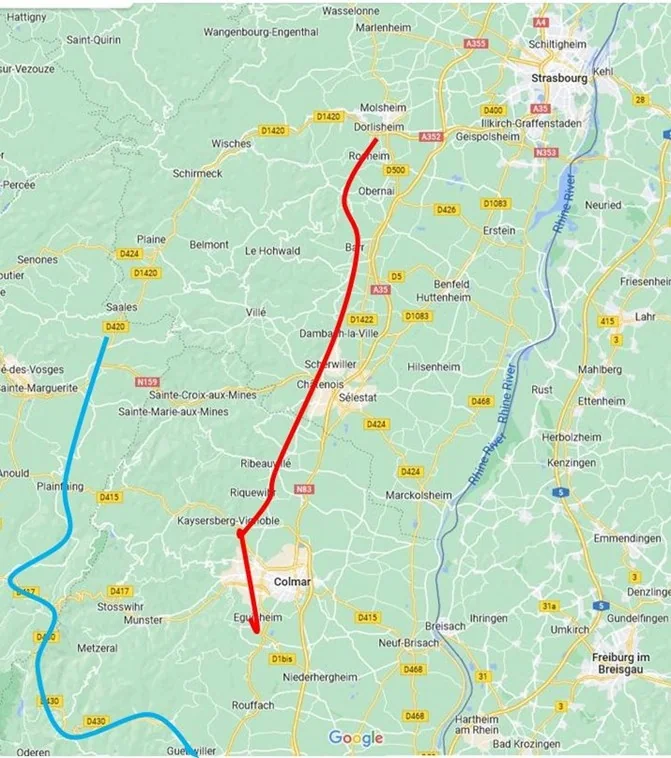 Map of Alsace: the Wine Route in red and the Route des Crêtes in blue